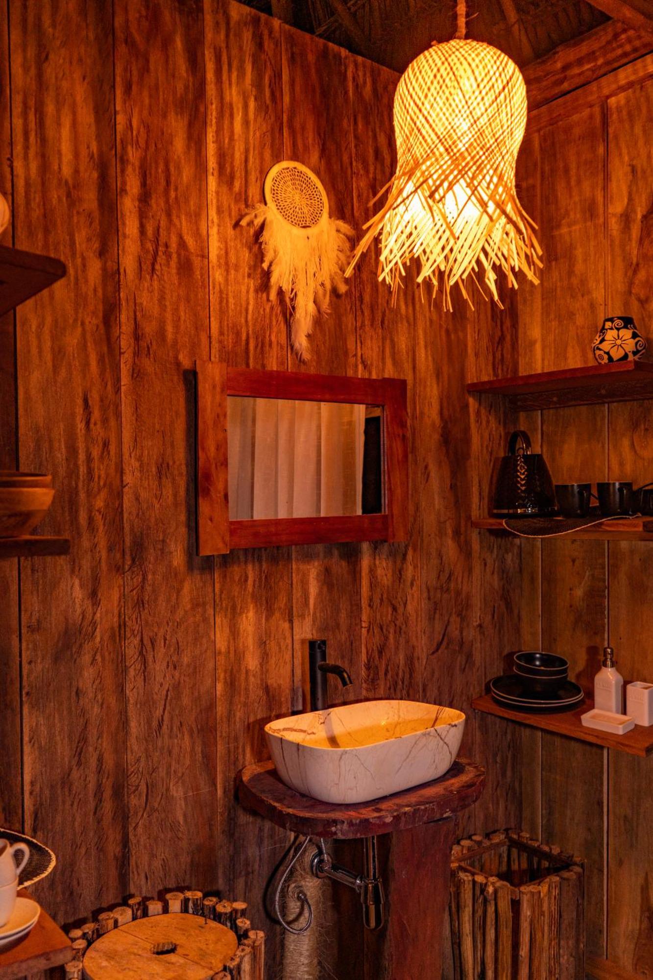 איקיטוס Awaken Amazonian Healing Resort All Inclusive מראה חיצוני תמונה